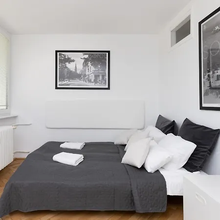 Studio With Balcony 300m To The Beach By Renters Apartman